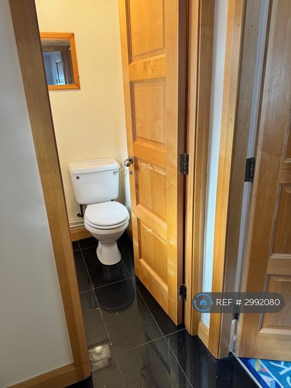 Flat Wootton Close in Bramingham Park