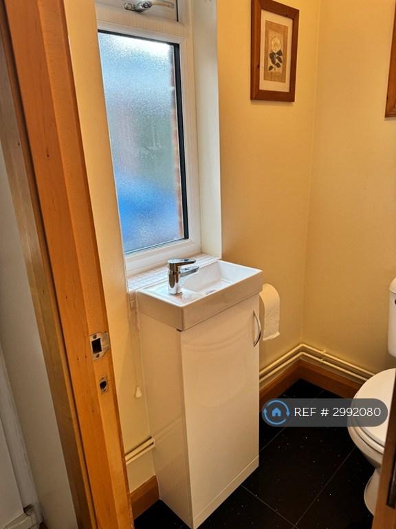 Flat Wootton Close in Bramingham Park
