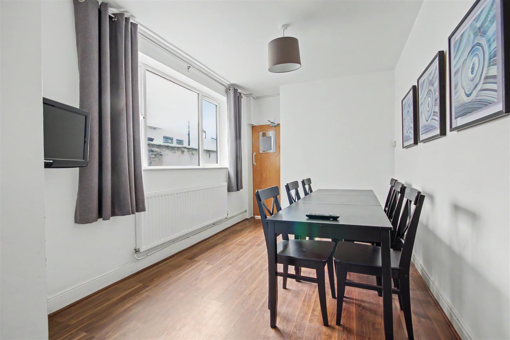 Room North Denes Road in Great Yarmouth
