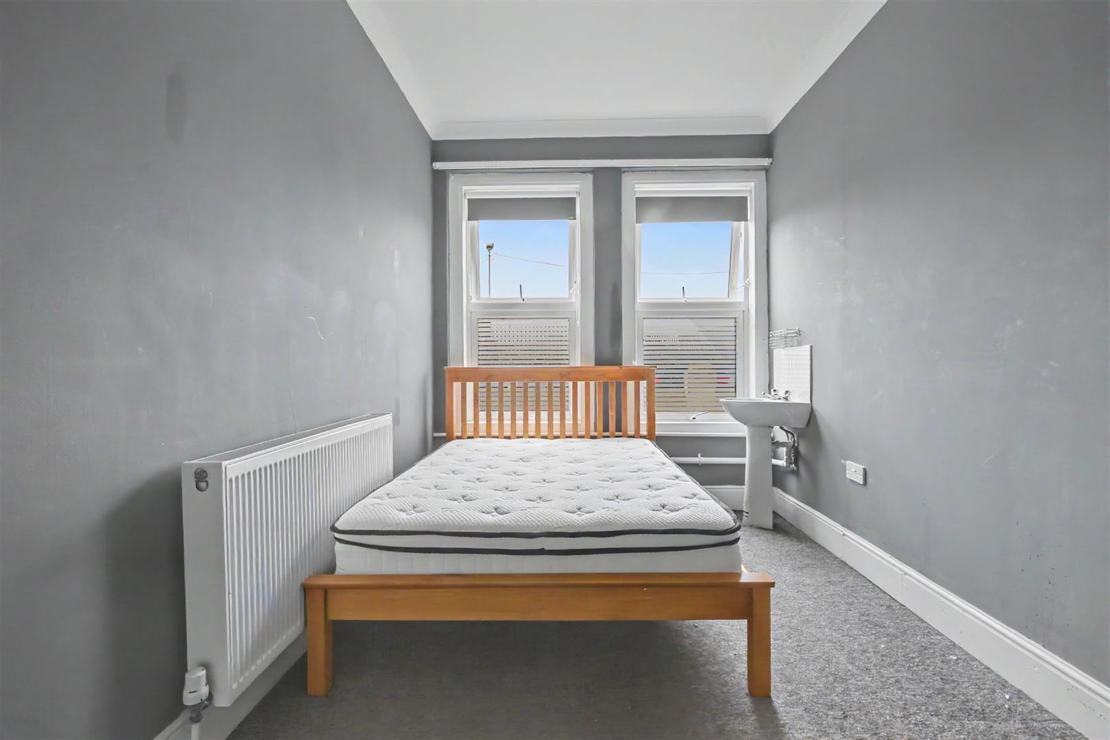 Room North Denes Road in Great Yarmouth