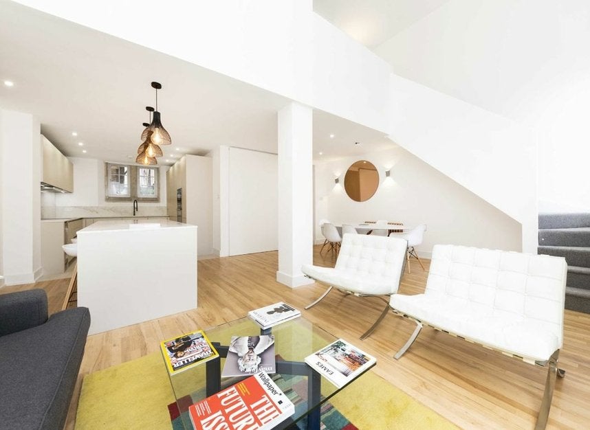Flat Johnson Street in Greater London