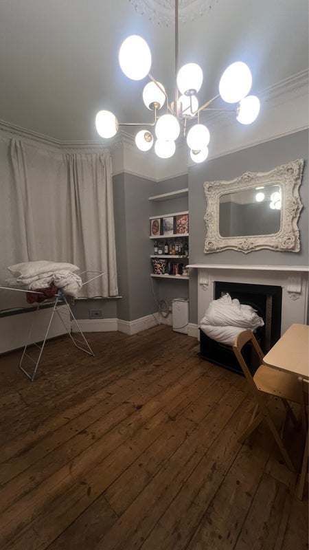 Room Sandmere Road in Greater London