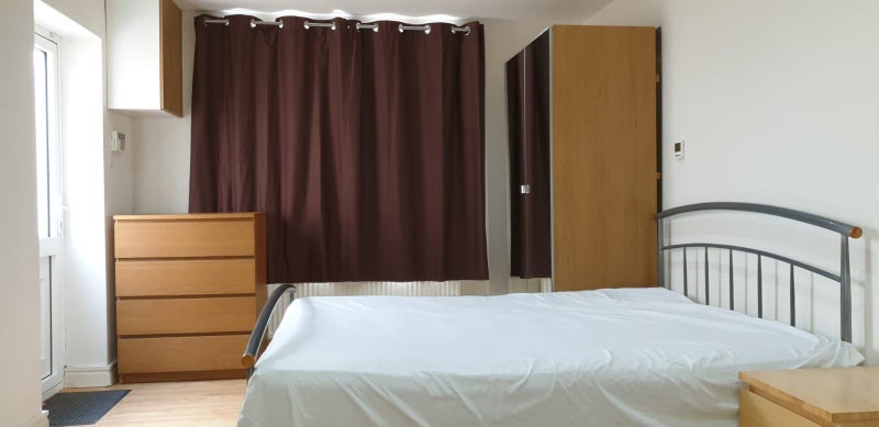 Room Wentworth Hill in Greater London