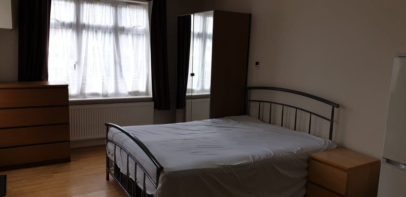 Room Wentworth Hill in Greater London