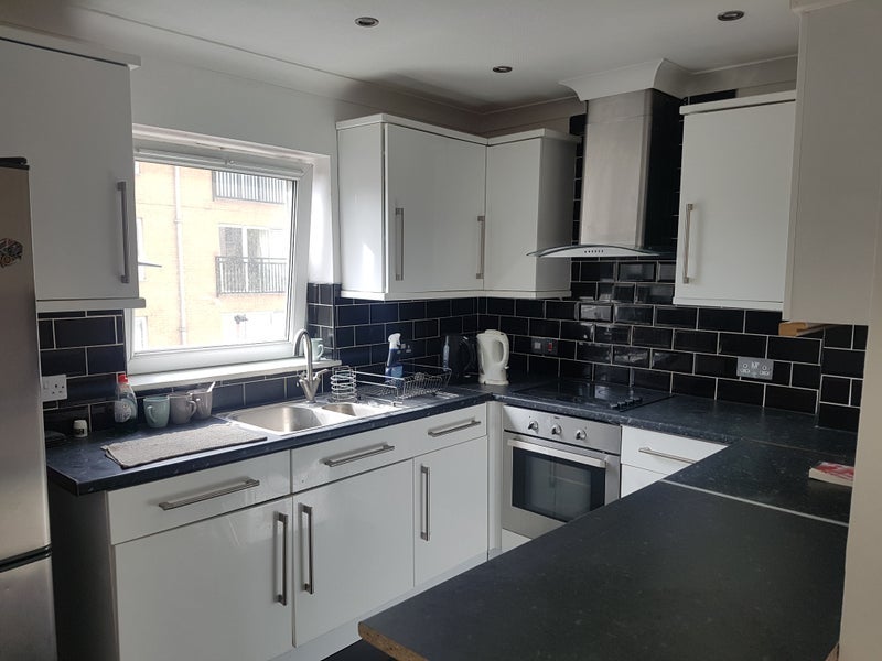 Room Westferry Road in Greater London
