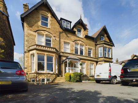 Flat St Lukes Mount in Harrogate