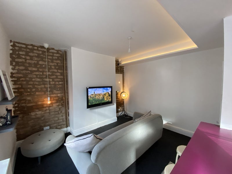 Room Blantyre Road in Liverpool