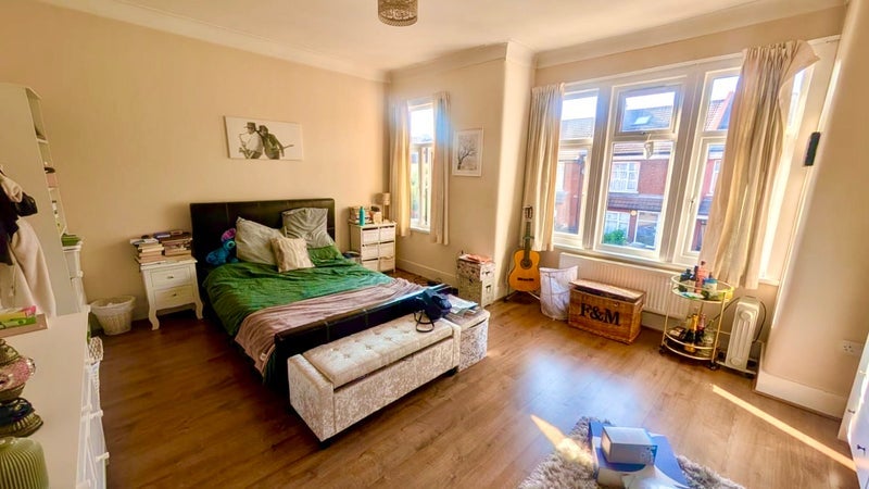 Room Whitburn Road in Greater London