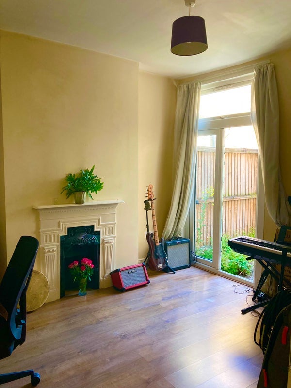 Room Whitburn Road in Greater London