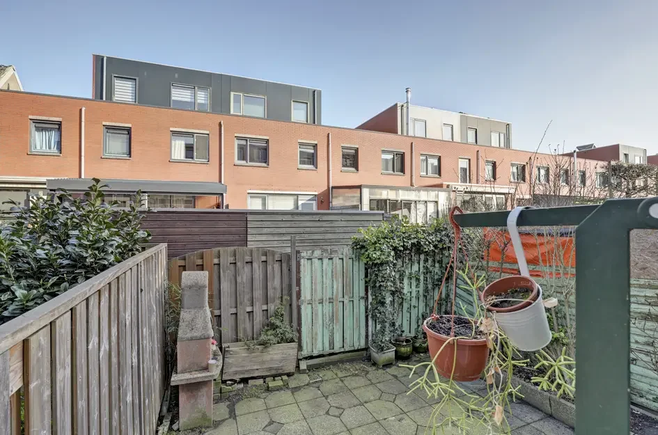 Tussenwoning te koop: Halleystraat 11, Schiedam