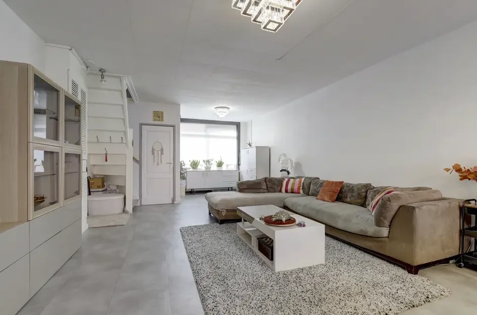 Tussenwoning te koop: Halleystraat 11, Schiedam
