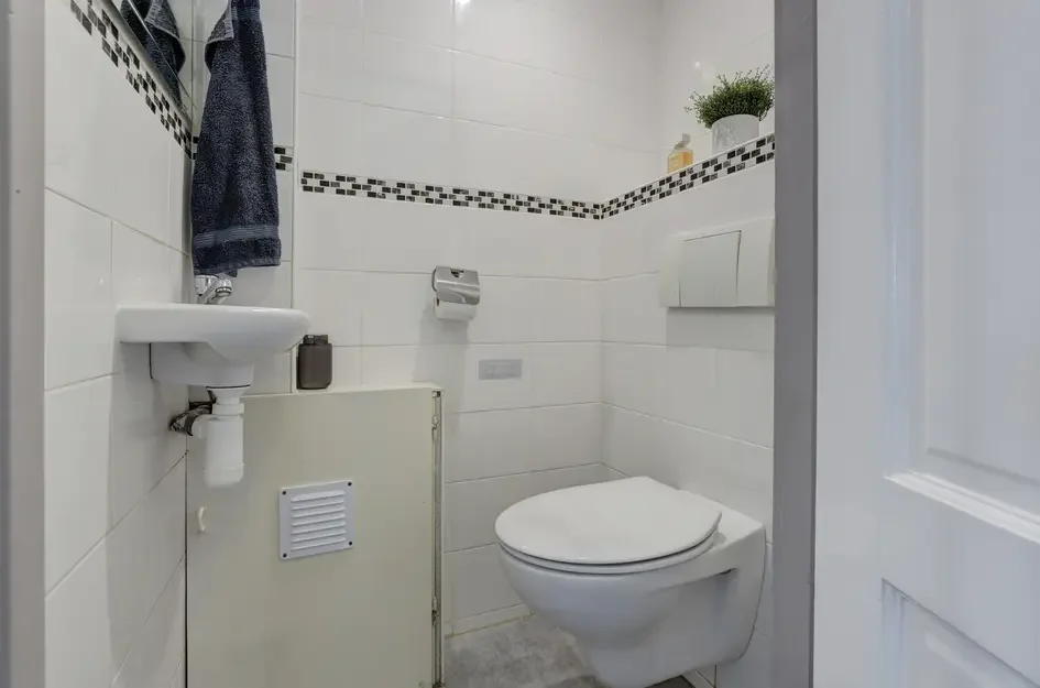Tussenwoning te koop: Halleystraat 11, Schiedam