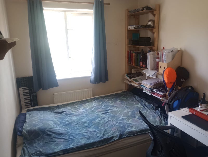 Room Castleview Close in Greater London