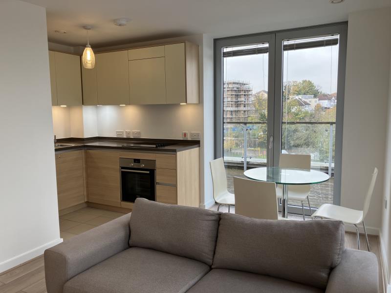 Flat Empire Way in Greater London