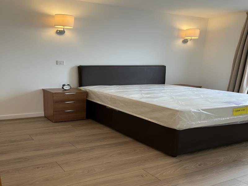 Flat Empire Way in Greater London