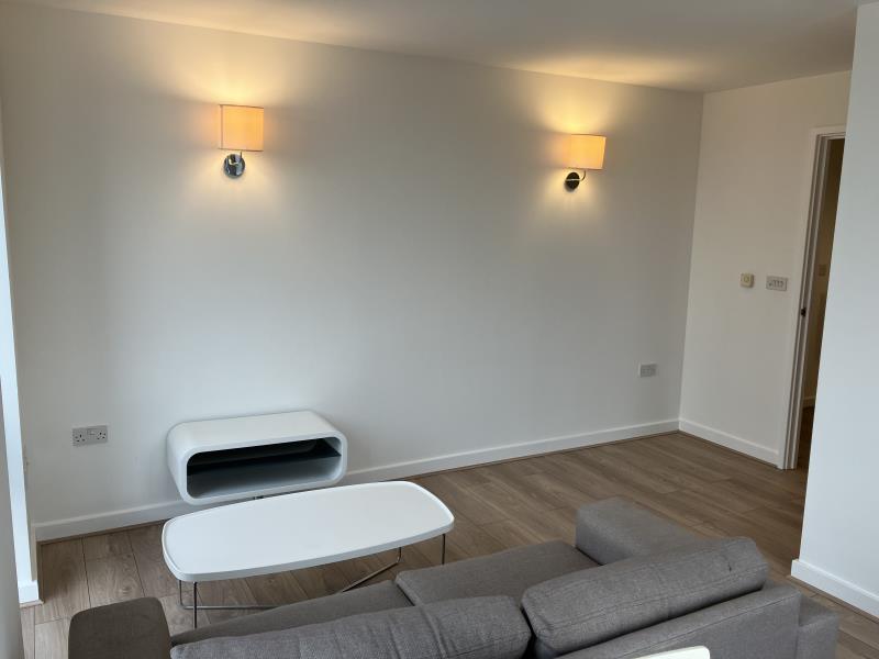 Flat Empire Way in Greater London
