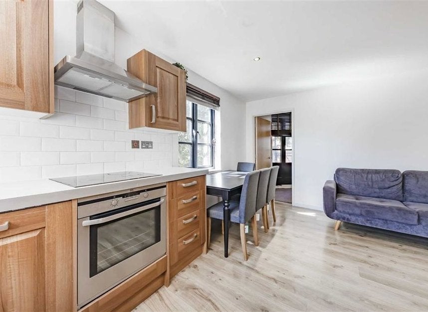 Flat Ship and Mermaid Row in Greater London