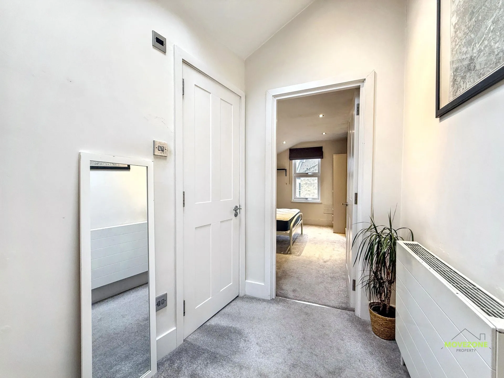 Flat Ballater Road in London