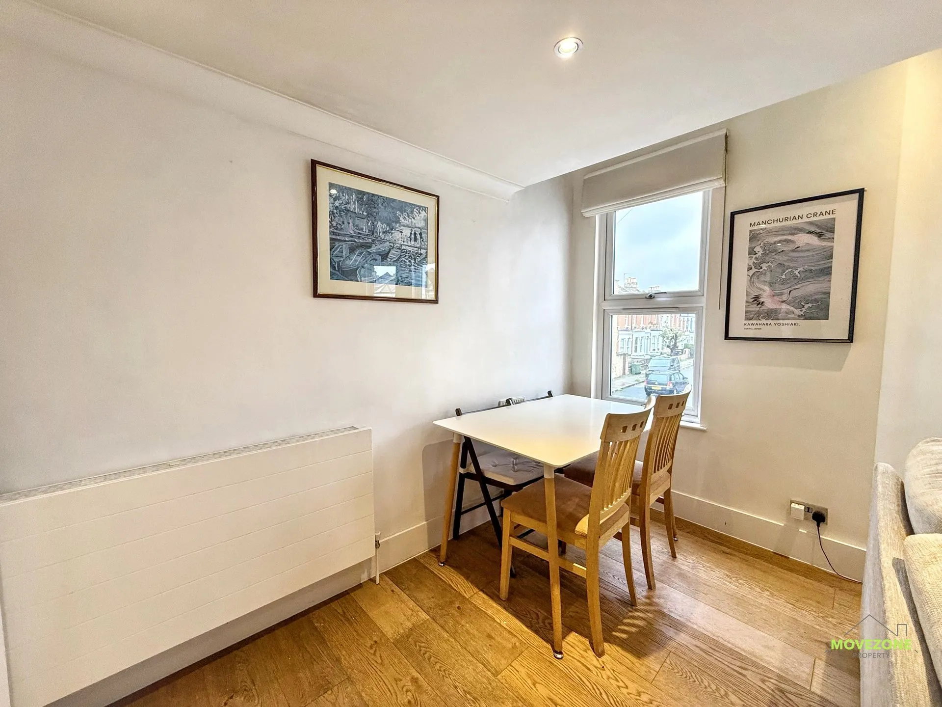 Flat Ballater Road in London