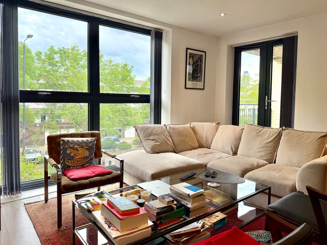 Flat Satchwell Road in Greater London