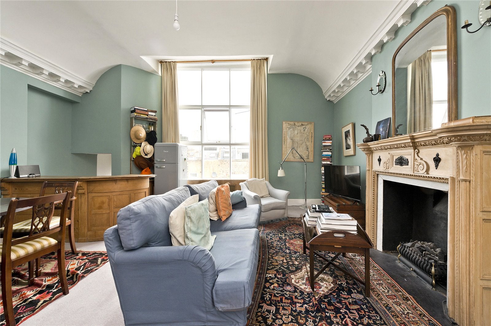 Flat Bedford Gardens in Greater London