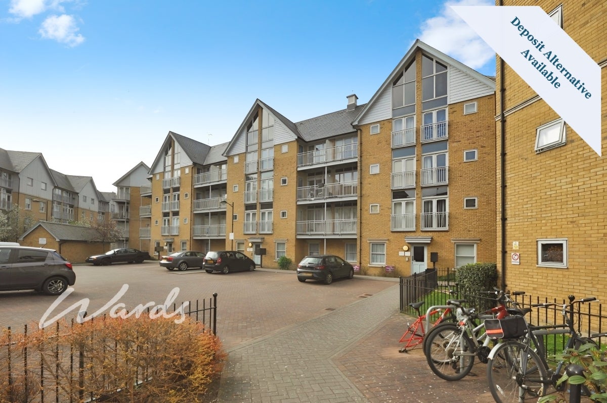 Flat Simmonds Road in Canterbury