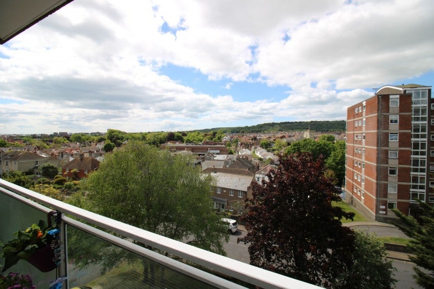 Flat Upperton Road in Eastbourne