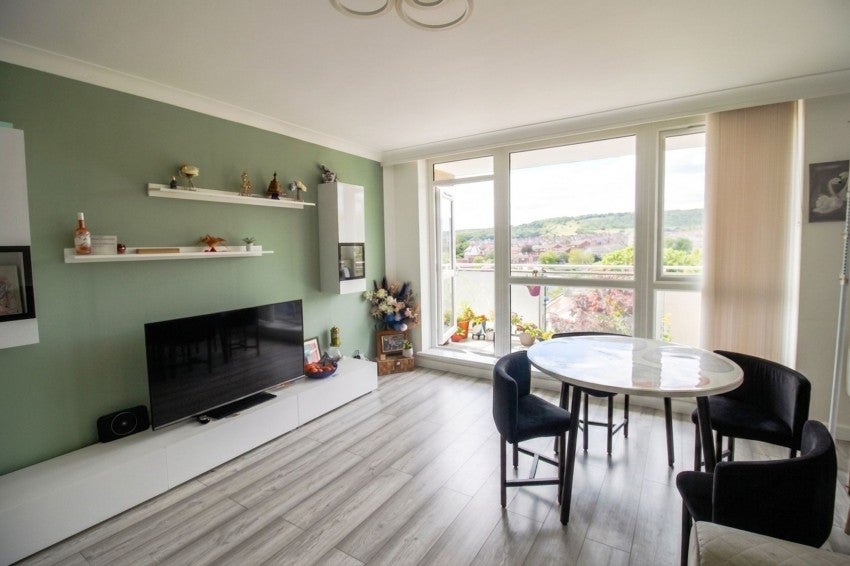 Flat Upperton Road in Eastbourne