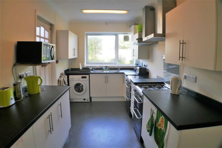 Room Brighton Road in Adur