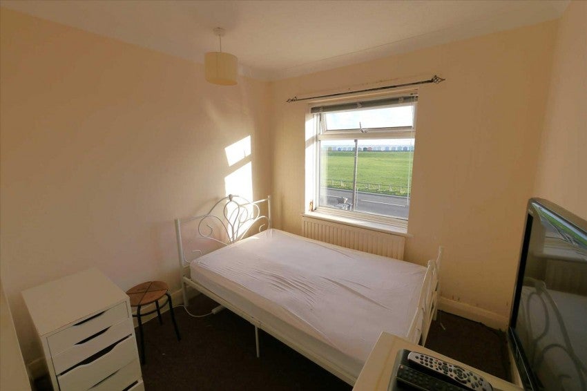 Room Brighton Road in Adur