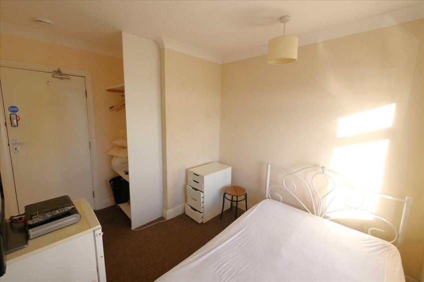Room Brighton Road in Adur