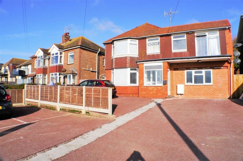 Room Brighton Road in Adur