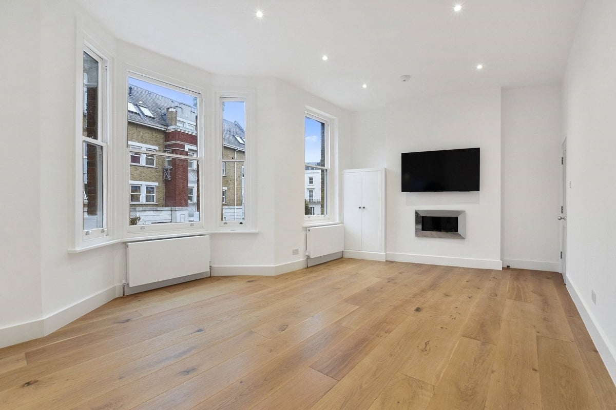 Flat Hormead Road in City of Westminster