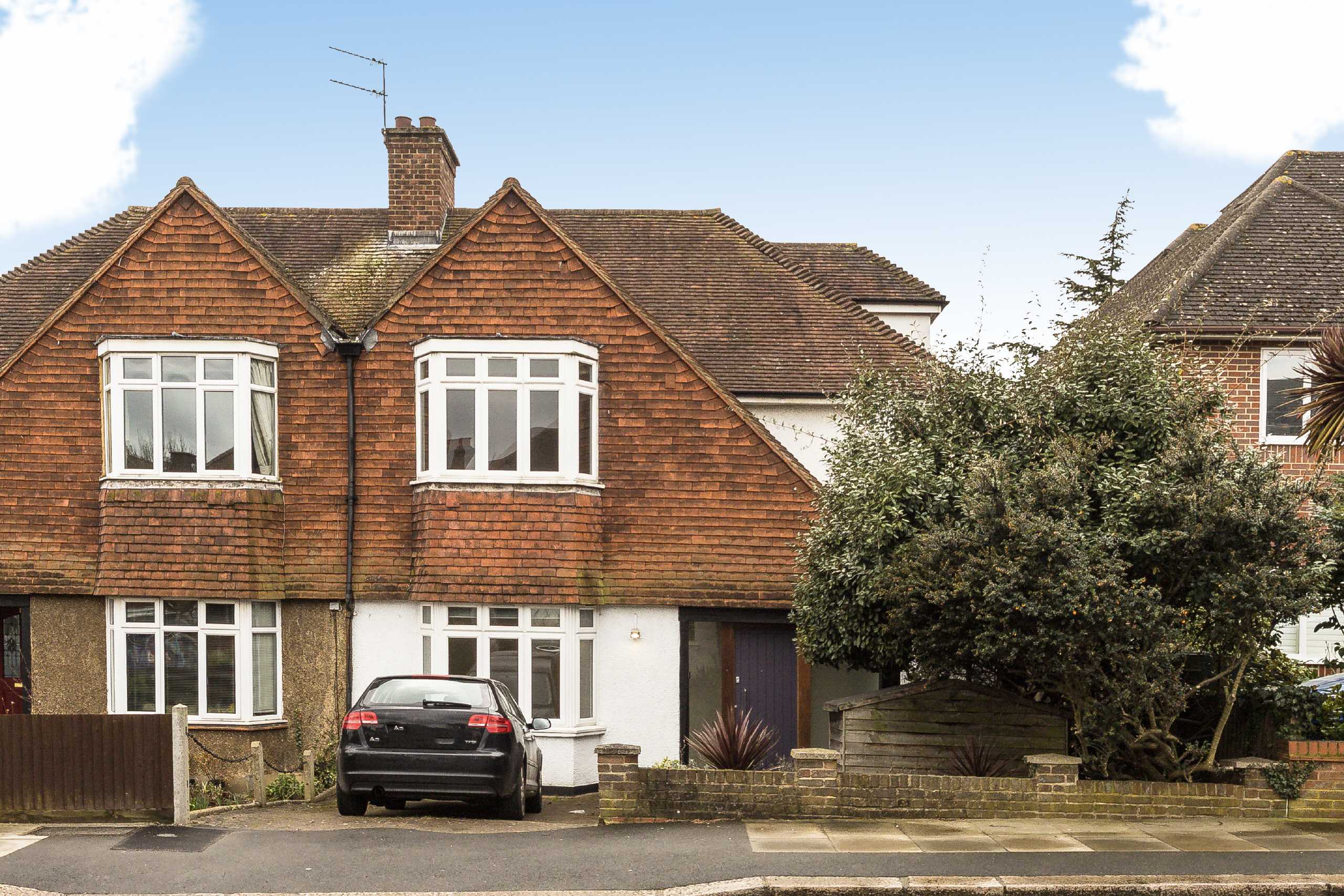 House Ridgway Place in Greater London