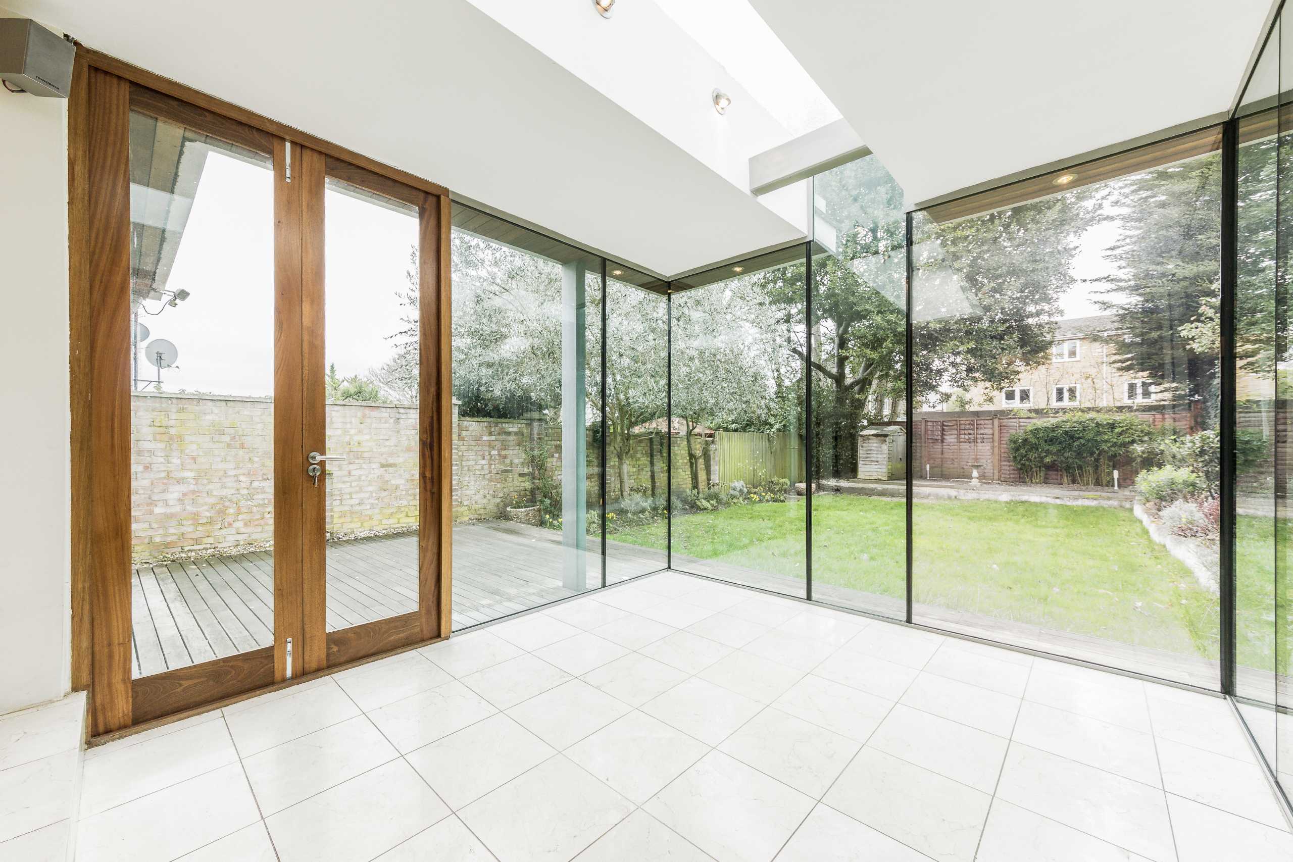 House Ridgway Place in Greater London