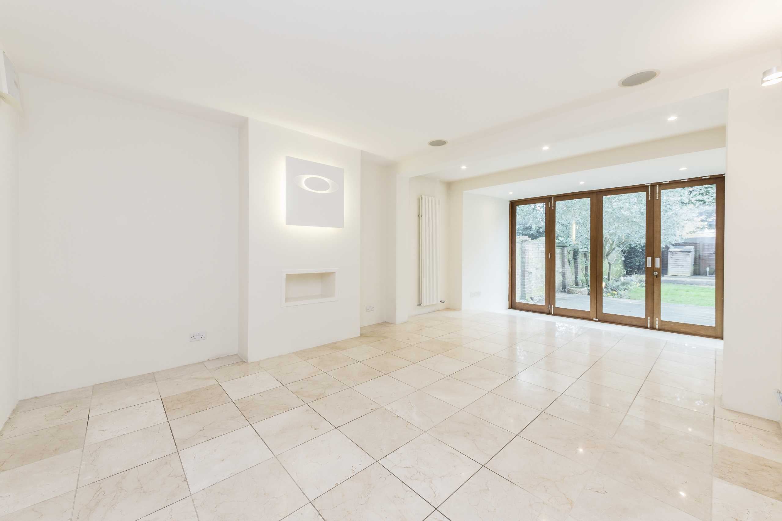 House Ridgway Place in Greater London