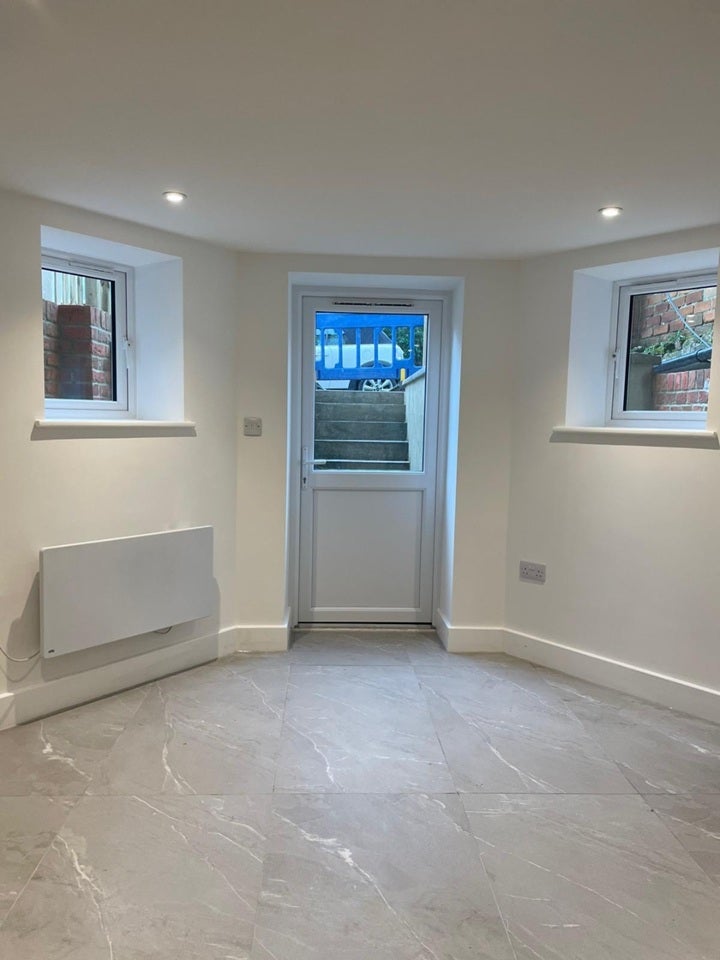 Flat Southchurch Avenue in Southend-on-Sea