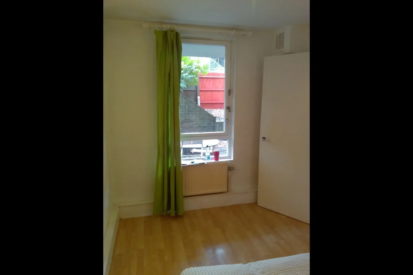 Flat Beaumont Road in Greater London