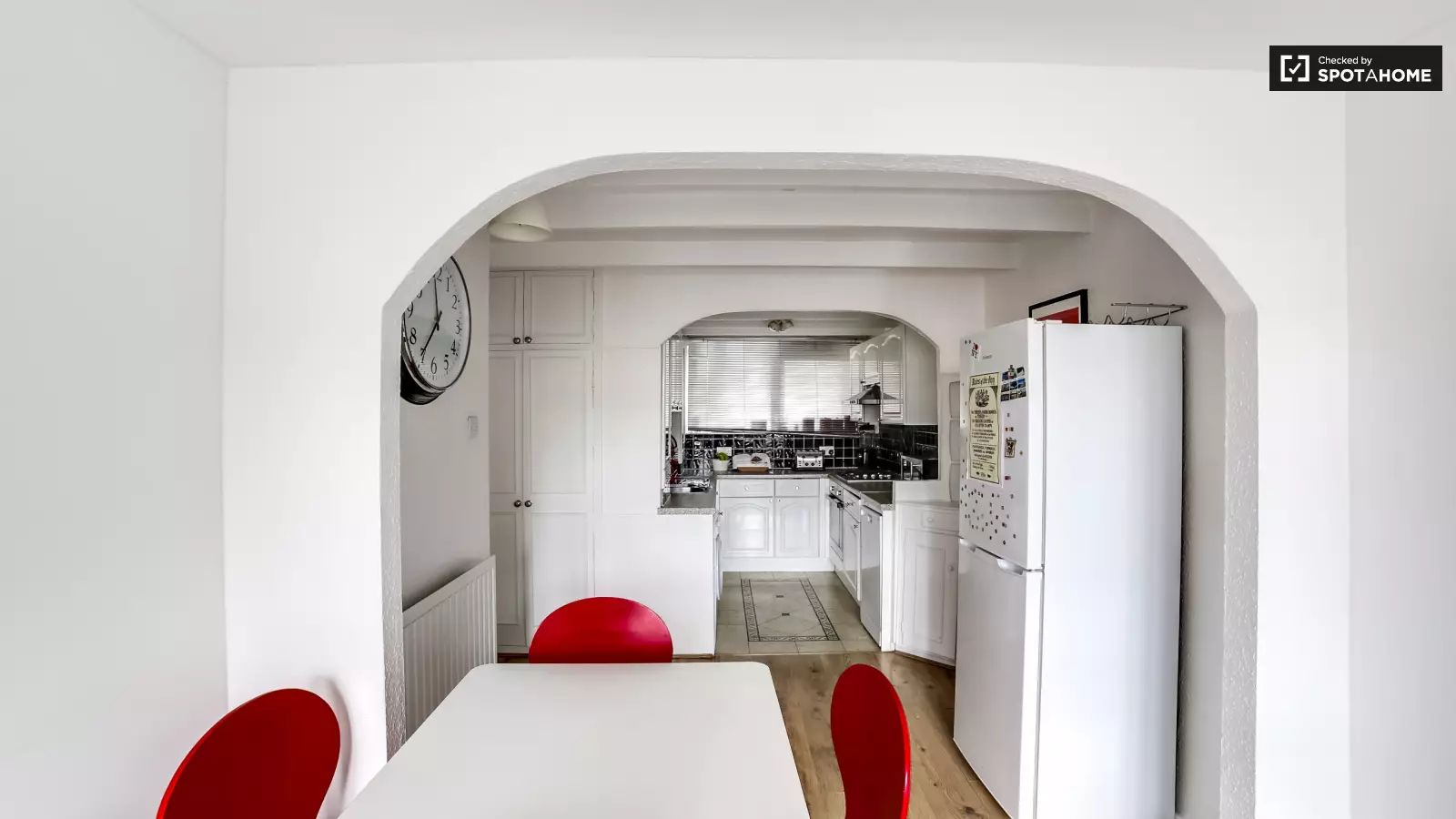 Room Cambridge Heath Road in Greater London