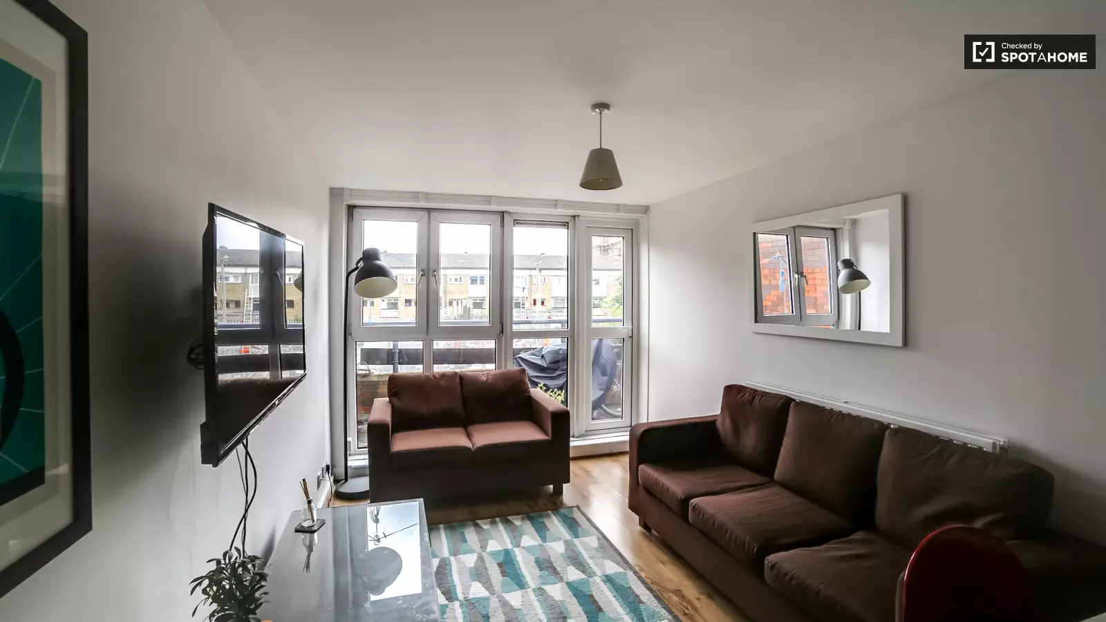 Room Candy Street in Greater London