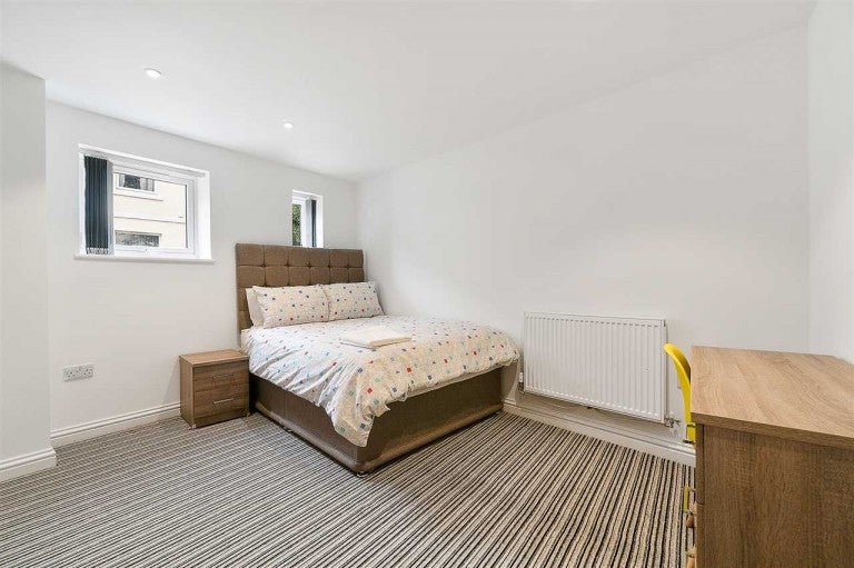 Flat Amity Place in Plymouth
