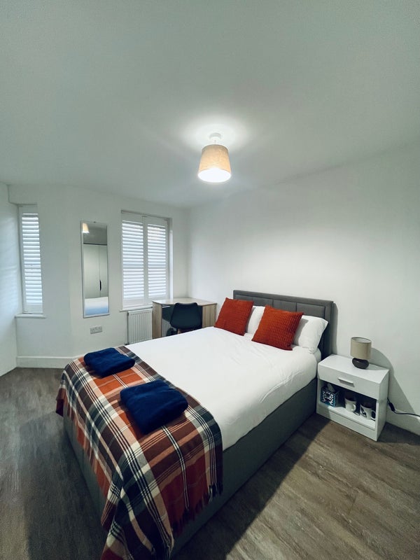 Room Springfield Road in Crawley
