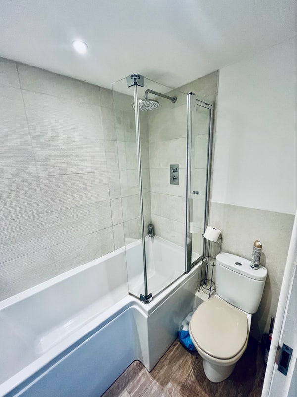 Room Springfield Road in Crawley
