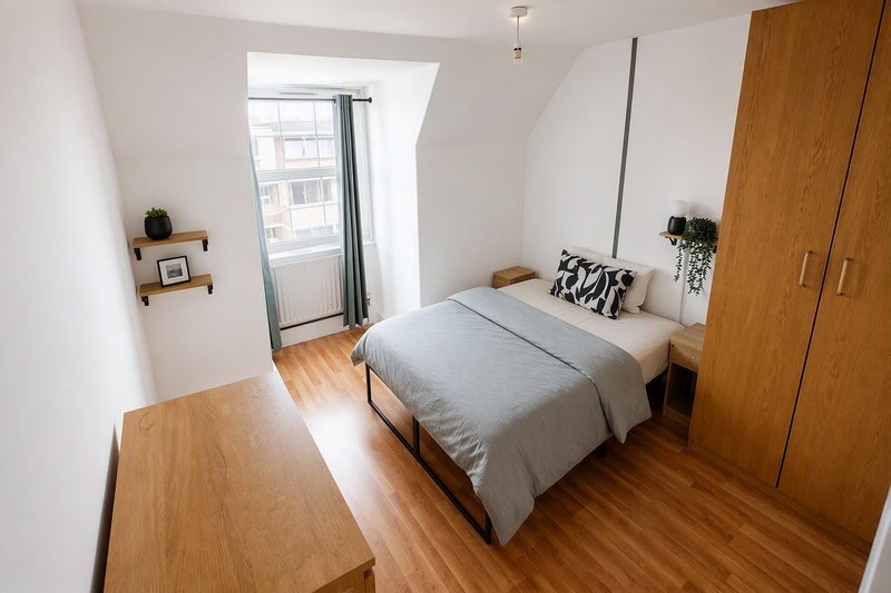 Room Cyrus Street in Greater London