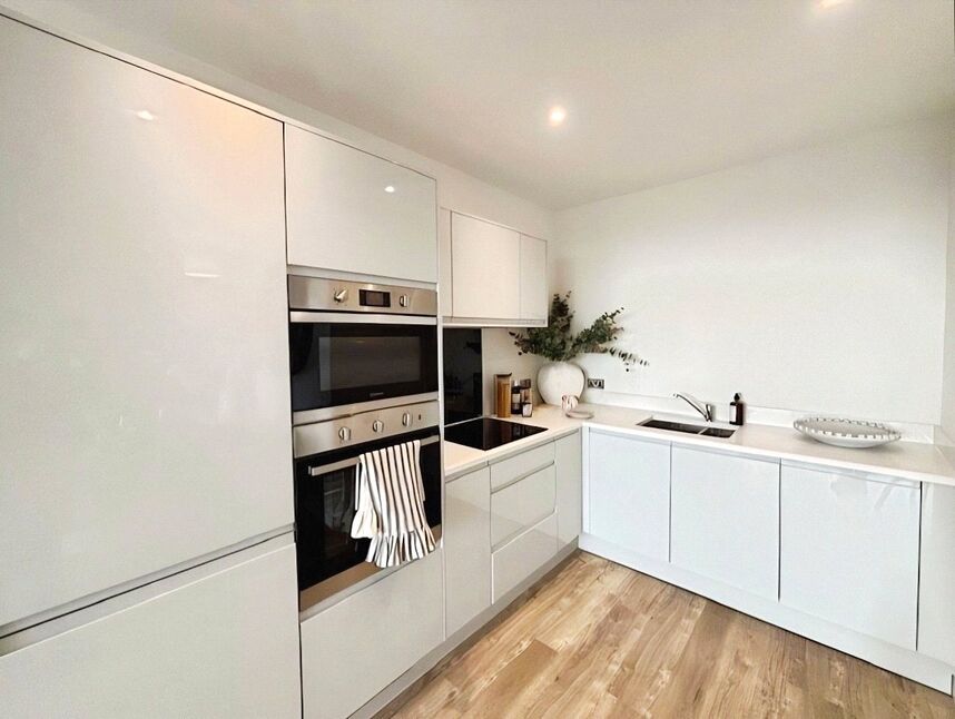 Flat Parkside Place in Borough of Spelthorne