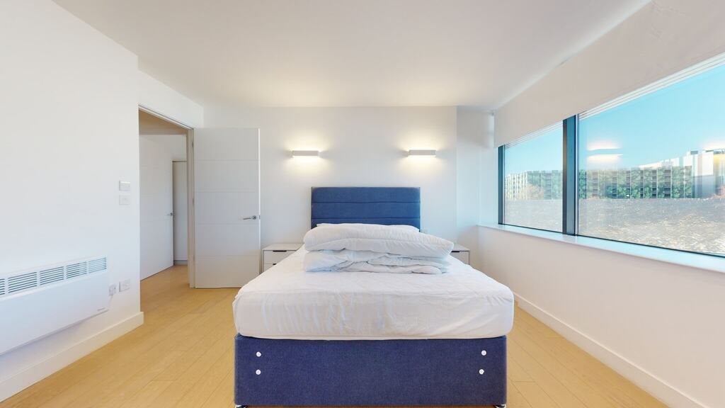 Flat Great West Road in Greater London