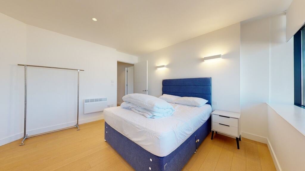 Flat Great West Road in Greater London