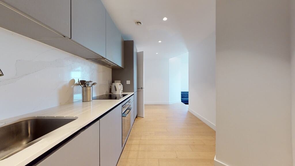 Flat Great West Road in Greater London