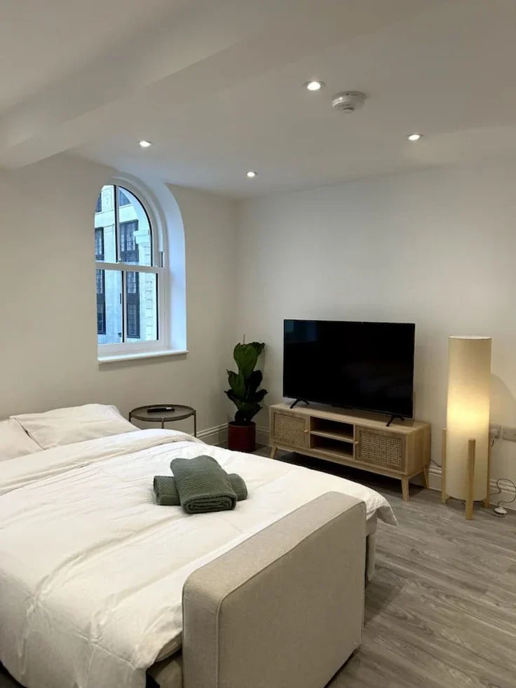 Flat Kensington Church Court in Greater London