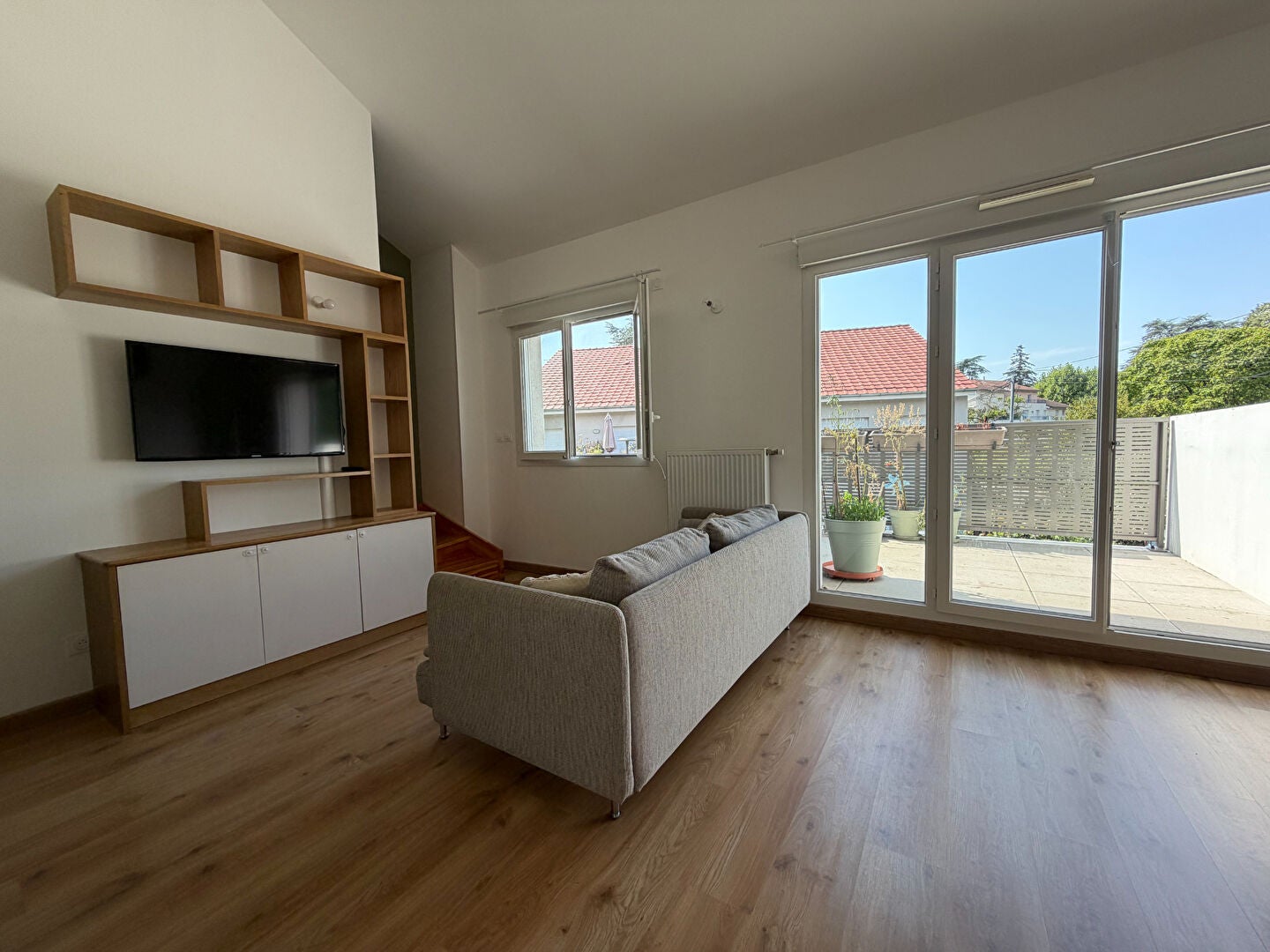 Flat Rue Hélène in Neuville-sur-Saône